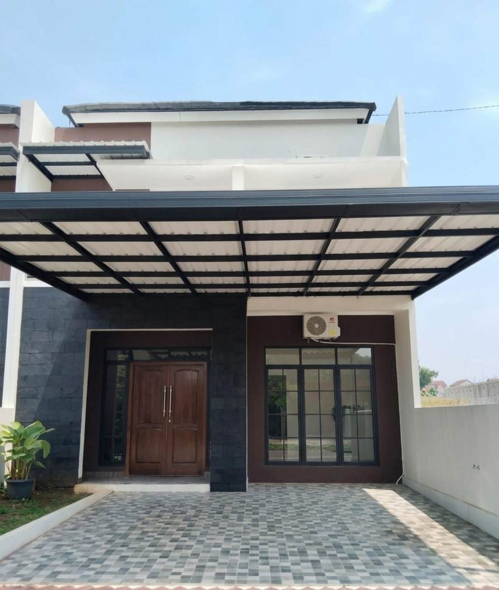 Carport dan fasad rumah modern Ngaliyan